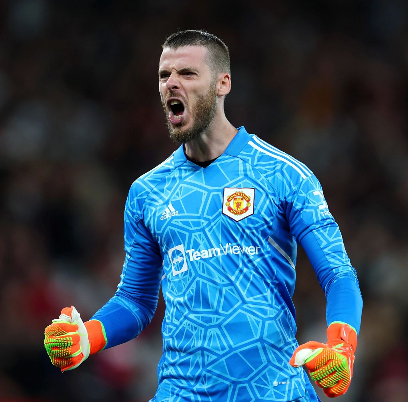 hth-包含詹姆斯迎来十二赛季出色发挥,曼联观众热烈欢呼!比赛高潮迭起的词条