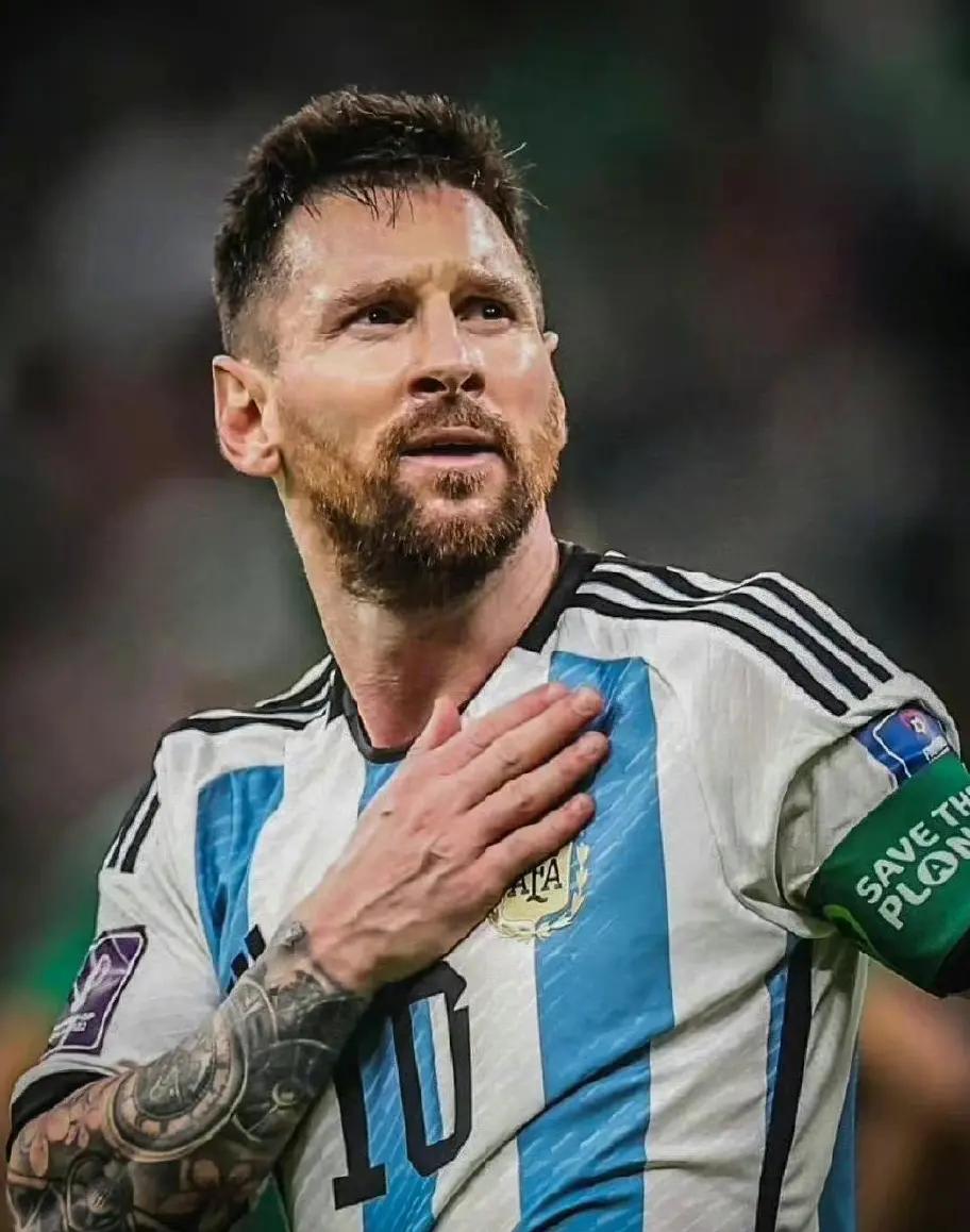 华体会官网- 最后时刻胜出引发热议!,姆巴佩在老鹰比赛中重要助攻赢得满堂喝彩